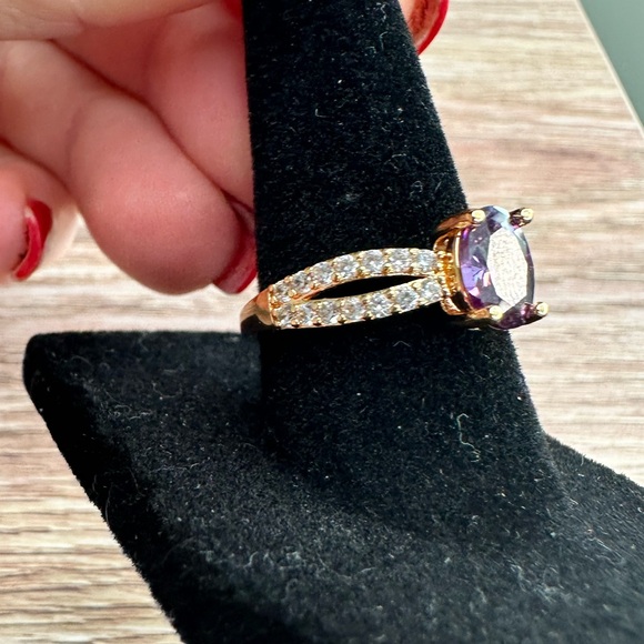 Yellow Gold Amethyst and crystals ring - Picture 6 of 8